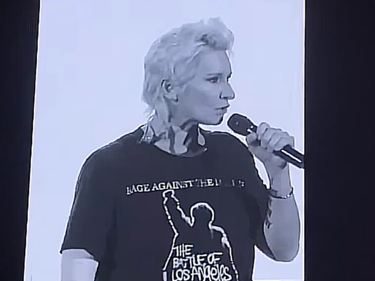 «Я молчать не буду»: Диана Арбенина разразилась гневной тирадой со сцены из-за отмены концертов (ВИДЕО)