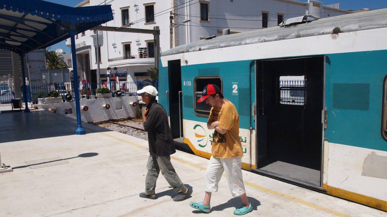 Более 30 человек пострадали в результате столкновения поездов в Тунисе