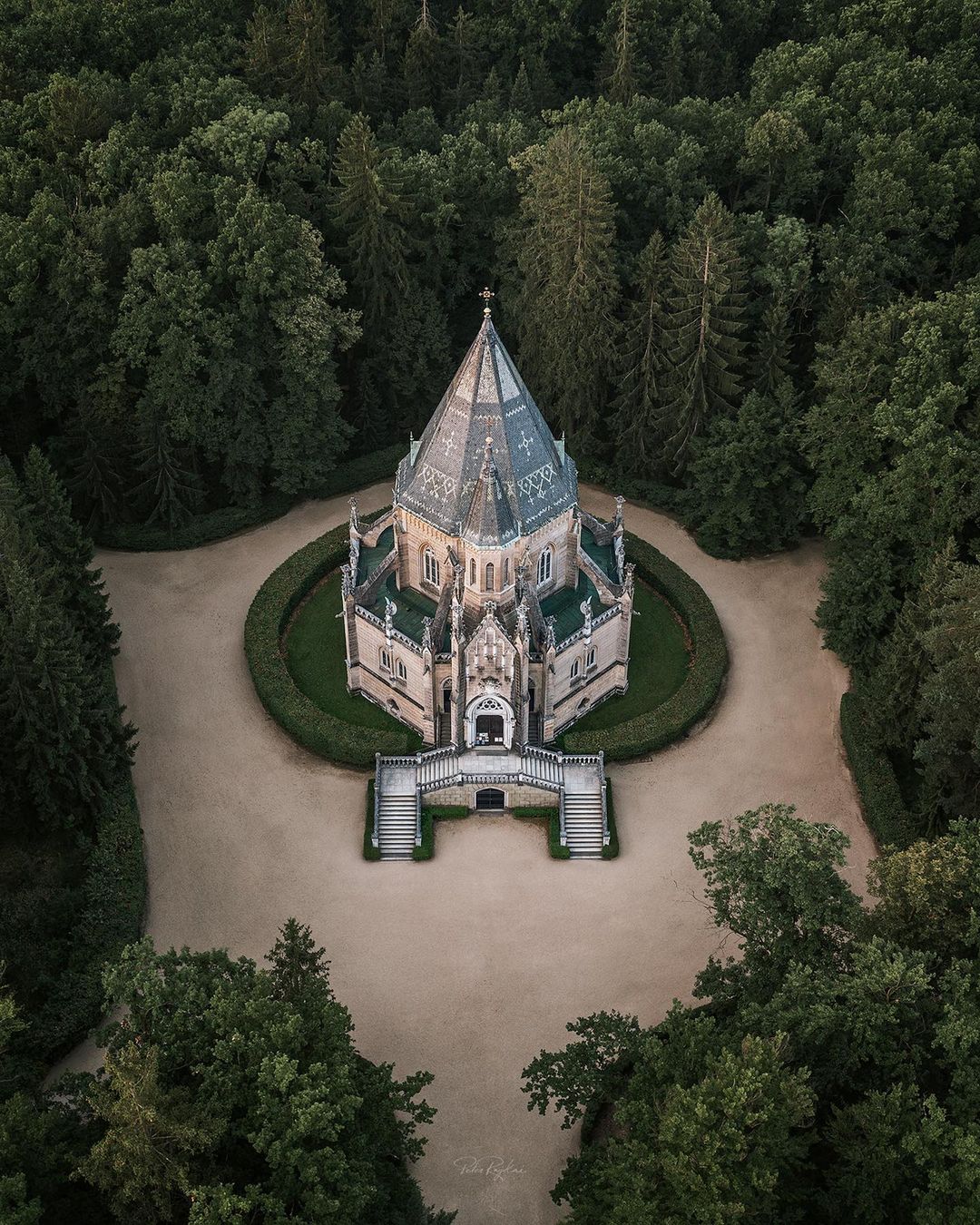 Питер Раджай — тревел-фотограф, который стремится запечатлеть всю красоту мира почти, Питер, двумя, увидеть, странице, Питера, говорит, «Большинство, фотографов, интересуются, только, одним, жанрами, замки, состоит, чтобы, сделать, действительно, отличную, фотографию