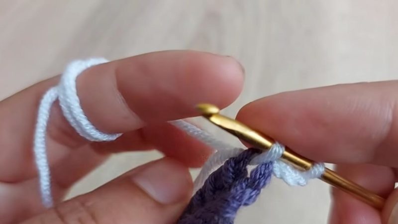 Техника тунисского вязания снискала доверие и любовь рукодельниц по всему миру. Такое простое, но в то же время изящное и красивое тунисское вязание обязательно понравится и вам!-7