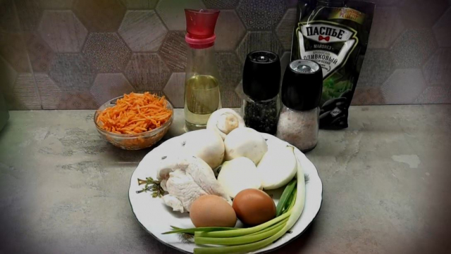 Салат из шампиньонов и моркови по-корейски грибы, салат, Сварите, морковь, курицу, салата, отложите, остыть, отдельно, Обжарим, куриную, грудку, ломтики, порежем, жариться, жарить, Нарежьте, лучше, грибов, готовности