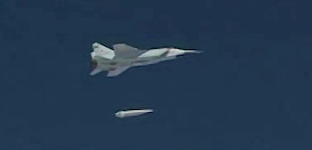   Запуск "Кинжала" с МИГ-31М. Фото: кадр видео