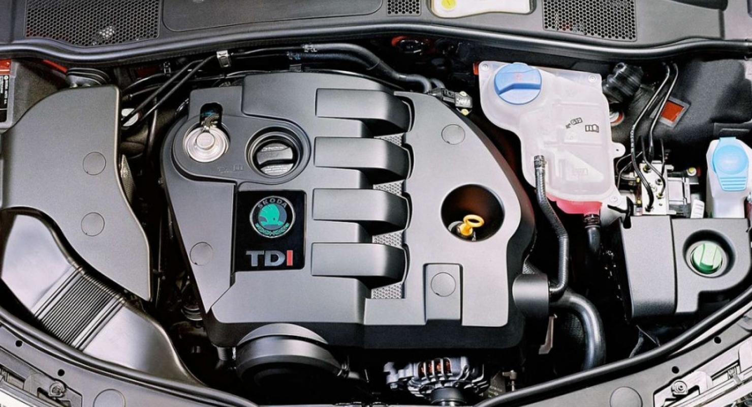 Skoda Superb нового поколения получила вместительный багажник и новую моторную гамму