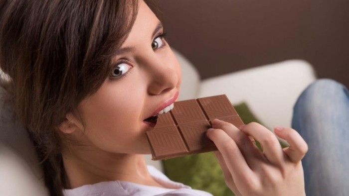 Погодите, шоколад - не основная пища! / Фото: homsk.com