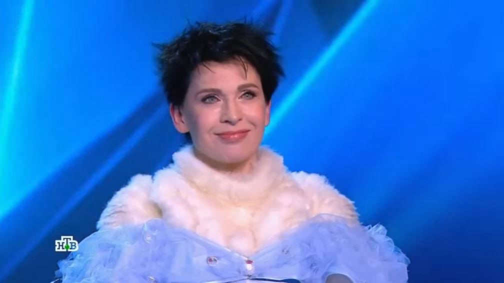 Алиса Мон в костюме Котика на шоу «Маска» сорвала овации зала Шоу-бизнес