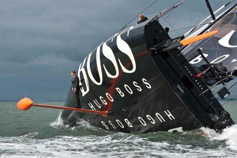 keel-walk-hugo-boss-suit-boat-sailing-standing-on-rutter