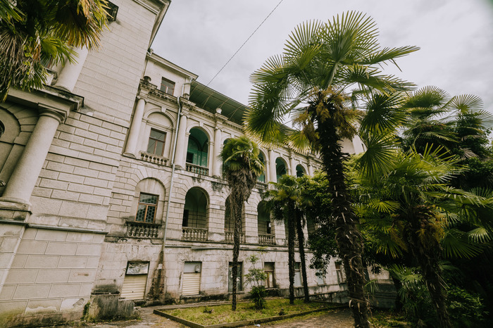 Заброшенный санаторий в Сочи, или как оказаться в Джуманджи Заброшенный санаторий в Сочи, или как оказаться в Джуманджи Россия,туризм