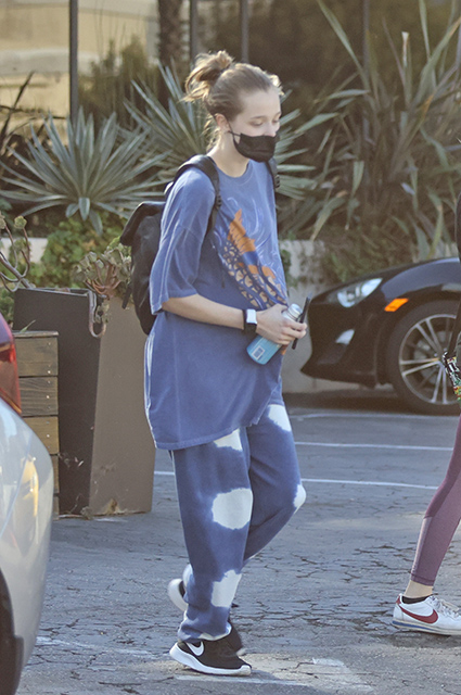 Off-duty: Шайло Джоли-Питт возвращается с урока танцев в Лос-Анджелесе Off-duty: Шайло Джоли-Питт возвращается с урока танцев в Лос-Анджелесе