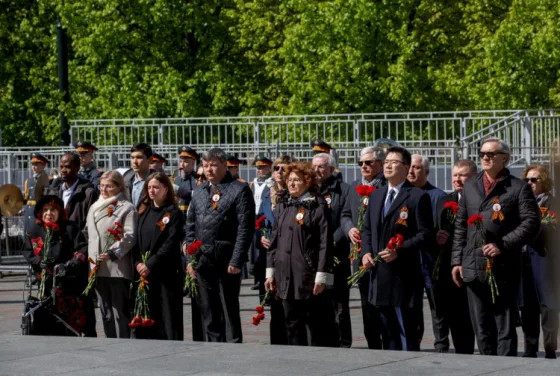 На защите Отечества и здоровья. НМИЦ радиологии отметил 80-летие Великой Победы и юбилей онкослужбы