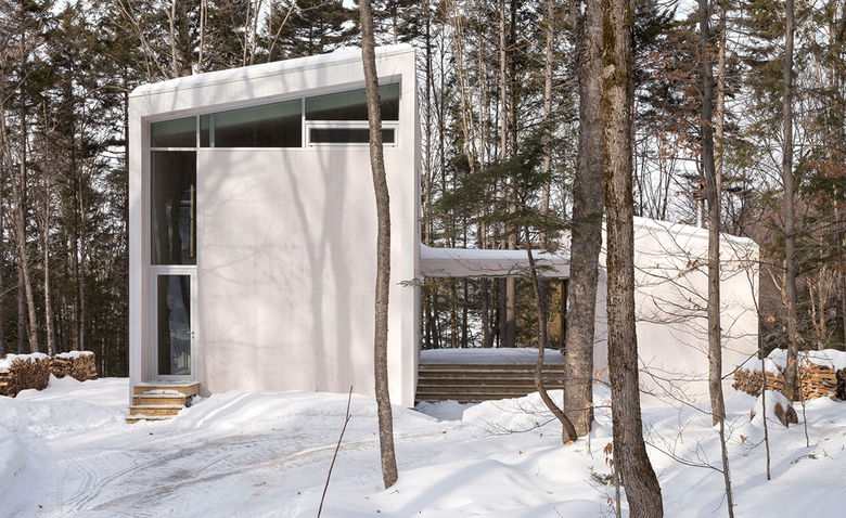 Потрясающее современное шале в сердце канадского леса дом в лесу,интерьер и дизайн,Канада,терраса,шале