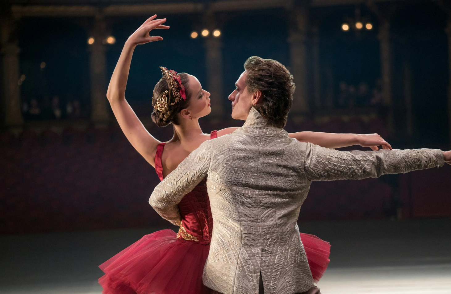 Дженнифер Лоуренс в роли шпионки