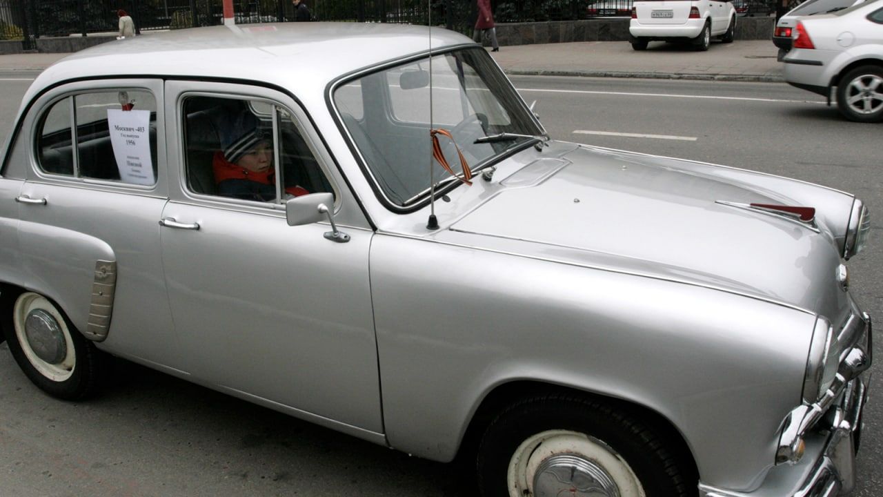 «Ромир»: 65% автомобилистов готовы пересесть на обновленный «Москвич» Армия
