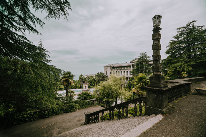 Заброшенный санаторий в Сочи, или как оказаться в Джуманджи Заброшенный санаторий в Сочи, или как оказаться в Джуманджи Россия,туризм