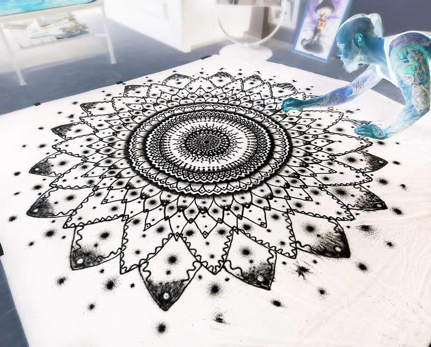 рисунки из соли раскрывают цвет в перевернутом виде 