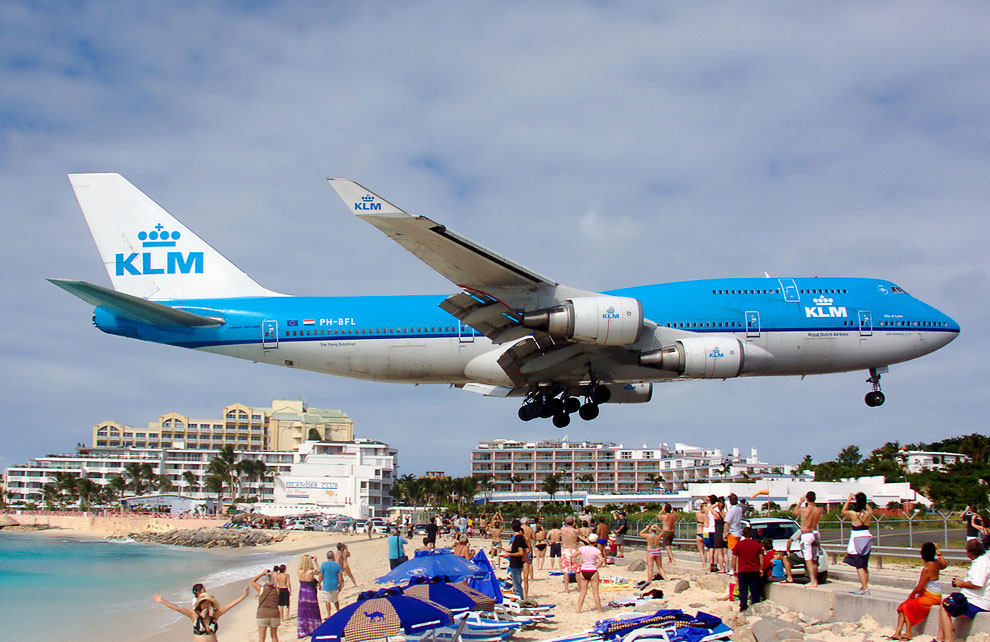 Maho Beach — один из самых необычных пляжей в мире