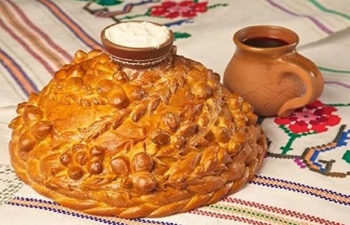 Свадебные традиции соблюдаются и в наши дни. / Фото: i.pinimg.com