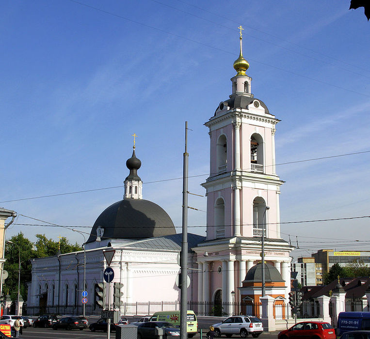 В храме в центре Москвы приезжий ранил ножом двух человек