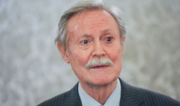 У заболевшего коронавирусом актера Соломина поражено 20% легких