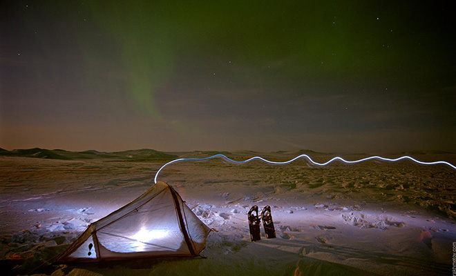 Мужчина отправился в поход, но к ночи ударил мороз в -51. Он решил ставить палатку и показал ночевку на камеру Культура