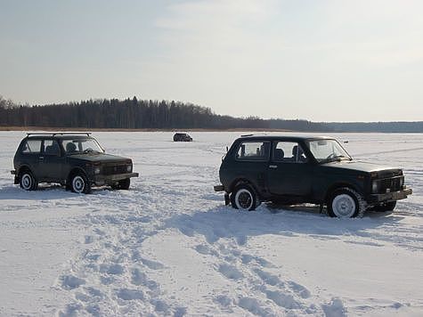 Лед около 60 см. Фото: Андрей Яншевский. 