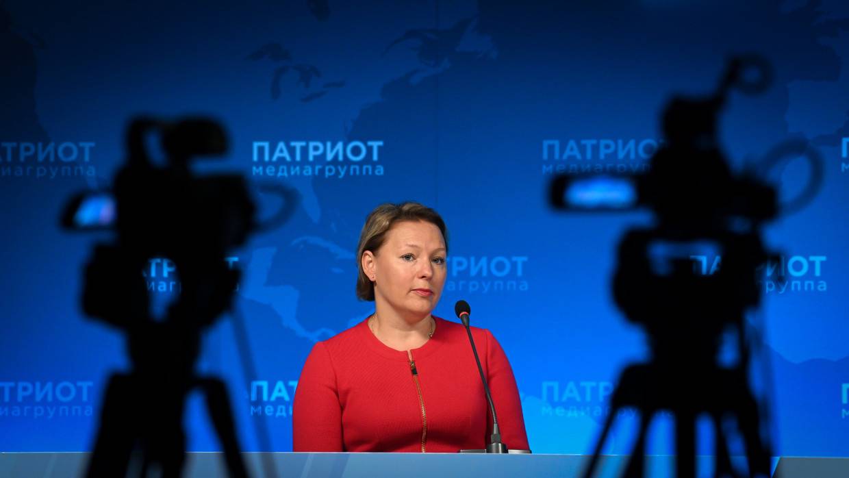 Глава ЦОПП Петербурга обсудила проблемы с рабочими профессиями в России Общество