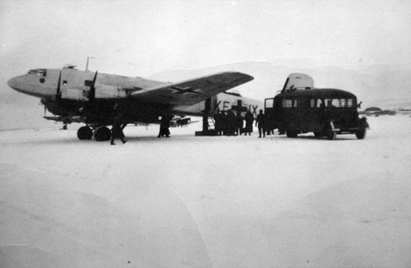 8 км в Питомник: преодолеть это расстояние пытались все, и рядовые, и генералы, и раненые, калеки, и здоровые... 8 км в Питомник: преодолеть это расстояние пытались все, и рядовые, и генералы, и раненые, калеки, и здоровые... Война и мир