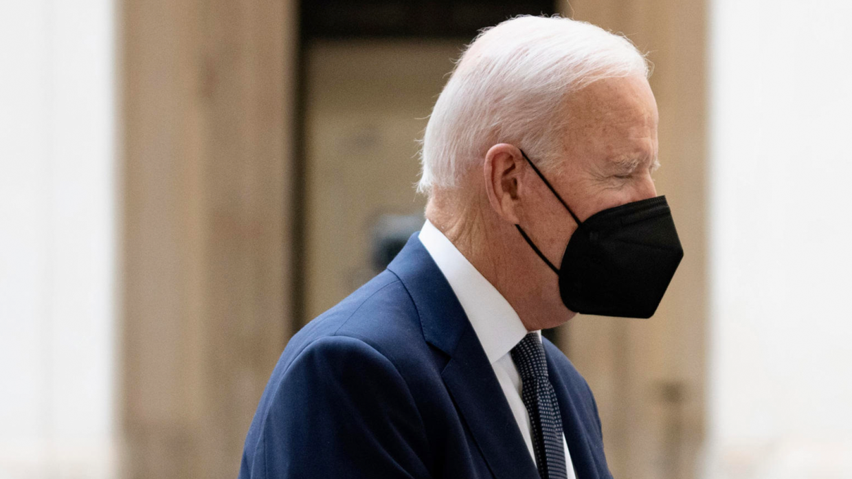 Белый дом: заразившийся коронавирусом чиновник не имел тесных контактов с Байденом