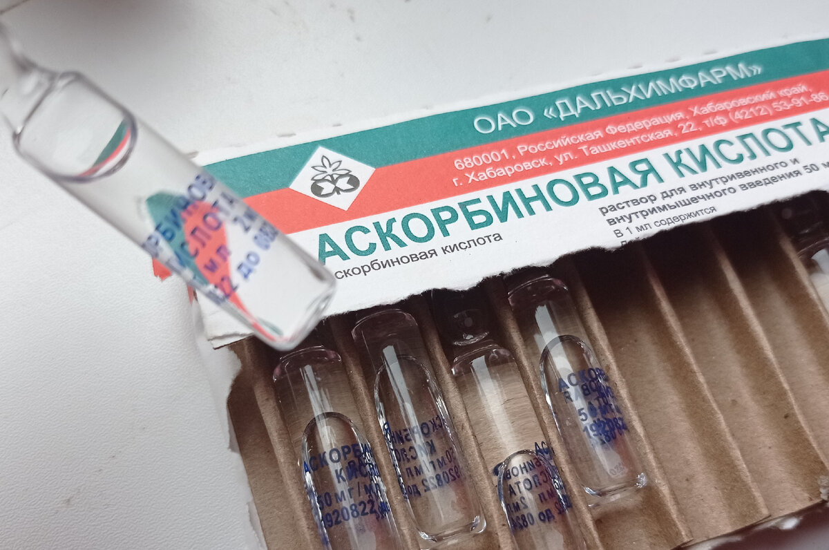 Руки всегда выдают возраст женщины. Сколько не мажь их кремом, а с годами кожа все равно становится обезвоженной, дряблой и появляется неровный оттенок.-4