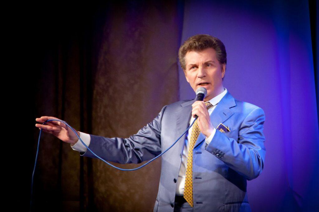 Скончался исполнитель хита «Фантазер» Ярослав Евдокимов