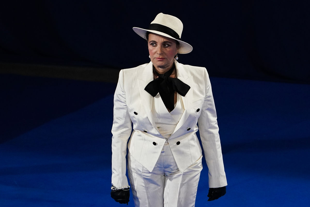 художественная гимнастика соревнования. сш радий нижний новгород художественная гимнастика. групповые упражнения по художественной гимнастике. сколько зарабатывает тренер по художественной гимнастике. ирина винер усманова художественная гимнастика.