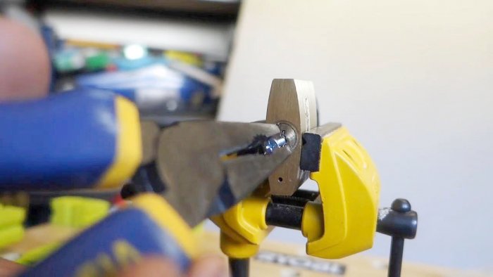 Как вытащить обломок ключа из замка ключ в замке,мастер на все руки,полезные советы