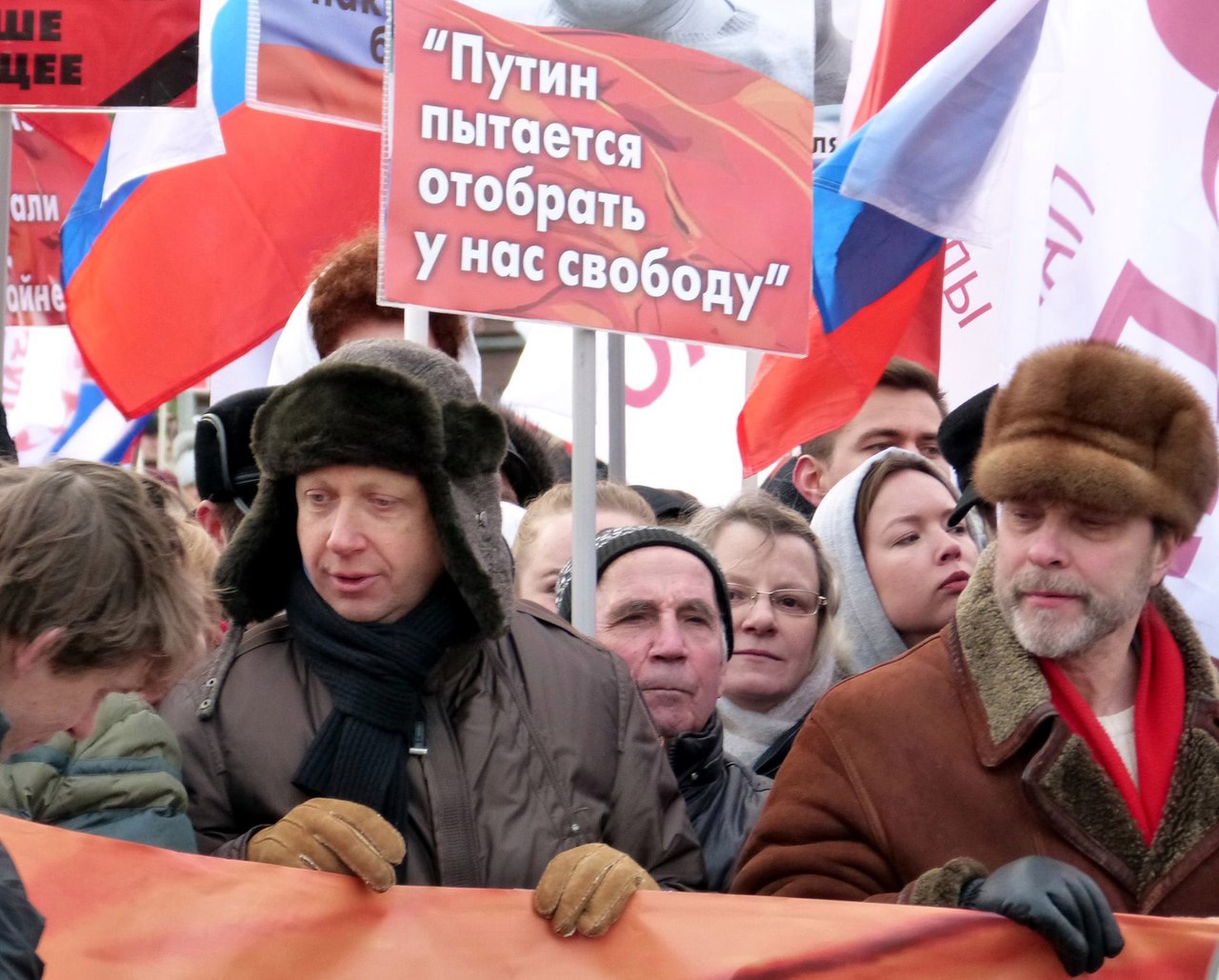 Захиреть. Клеврет. Клеврет значение слова. Западный клеврет. Клеврет логотип.