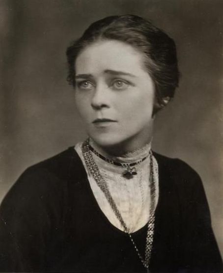 Eva_Le_Gallienne (454x554, 22Kb)