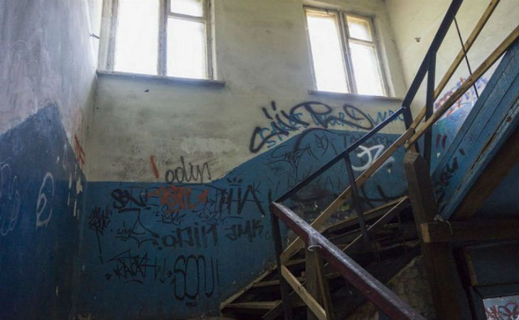 Жильцы дома решили, что хотят жить в красивом подъезде, и преобразили его до неузнаваемости Жильцы дома решили, что хотят жить в красивом подъезде, и преобразили его до неузнаваемости