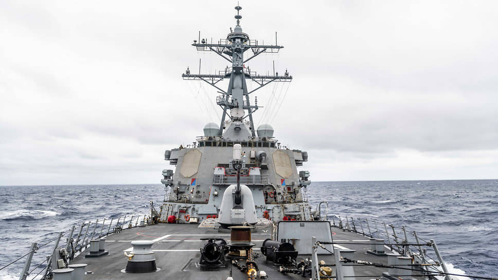 Минобороны Китая: Эсминец ВМС США помешал учениям военных кораблей КНР