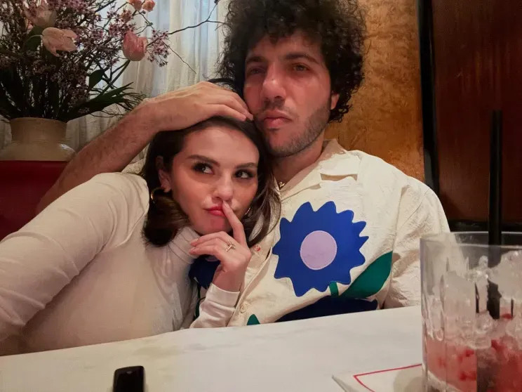 Селена Гомес публично призналась в любви Бенни Бланко после того, как его раскритиковали за нечистоплотность instagram (инстаграм),социальная сеть,Бенни Бланко,Джастин Бибер,Селена Гомес,Хейли Бибер