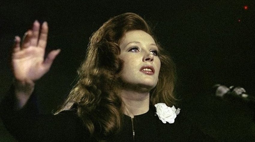 «Уж сколько их упало в эту бездну» — люди описывают неудачный опыт с противоположным полом цитатами Пугачевой Алла Пугачева,звезда,наши звезды,певица,развлечение,шоубиz,шоубиз