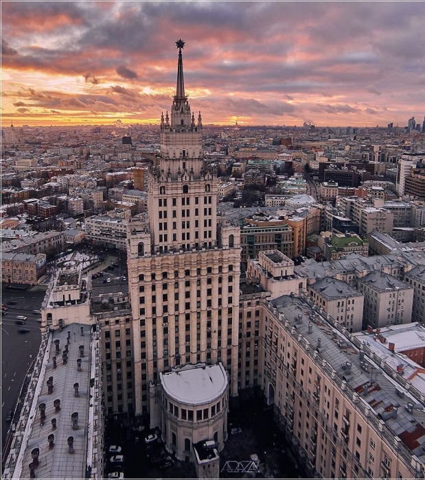 Московская «Пизанская башня»: безумный эксперимент с домом-метро на площади Красных Ворот архитектура,интерьер и дизайн