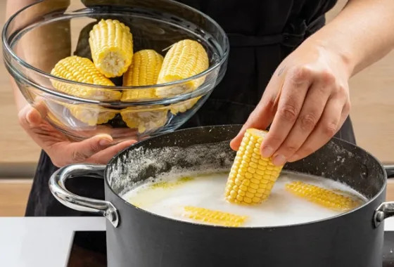 как правильно варить кукурузу и что добавить в воду, чтобы была вкуснее