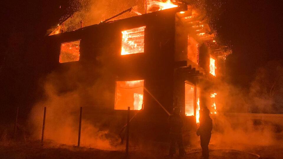 Семья из трех человек погибла при пожаре в Красноярском крае