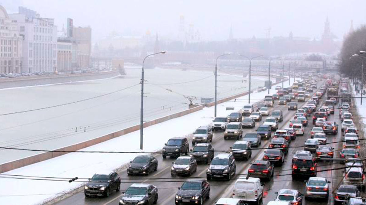 Ветреную погоду с небольшим снегом и температурой до -4°C обещают в Москве