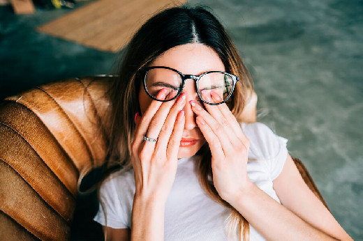 Россиянам назвали симптомы приводящих к слепоте заболеваний