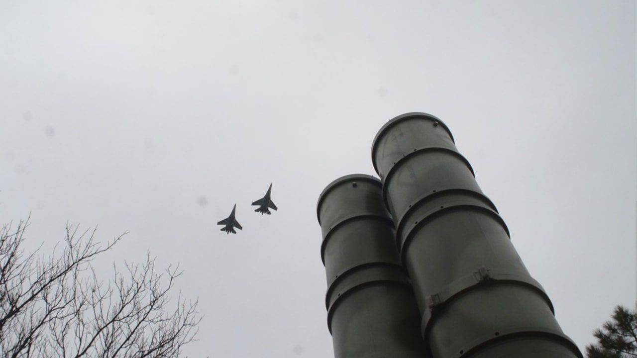 Власти Крыма сообщили о возможной работе системы ПВО над Евпаторией