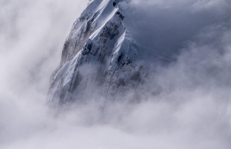 Густой туман накрыл горы в Красной Поляне: какие трассы закрыты для катания?