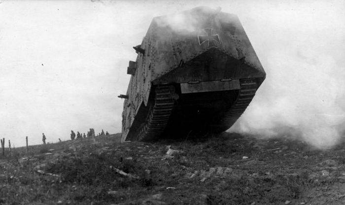 «Империя наносит ответный удар»: танковый бой под Виллер-Бретонне… «Империя наносит ответный удар»: танковый бой под Виллер-Бретонне… оружие,танки