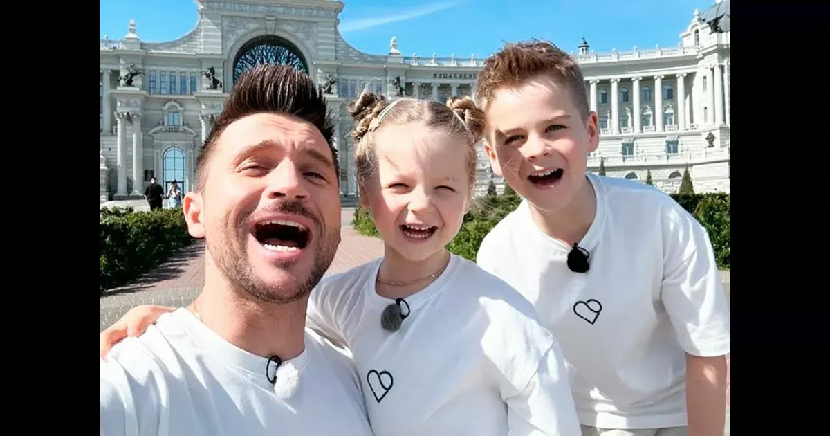 "Спасибо за гены". Сын и дочь Сергея Лазарева поздравили его с 43-летием