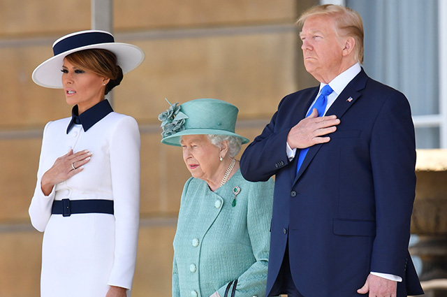 Дональд и Мелания Трамп встретились с королевой Елизаветой II в Букингемском дворце Новости