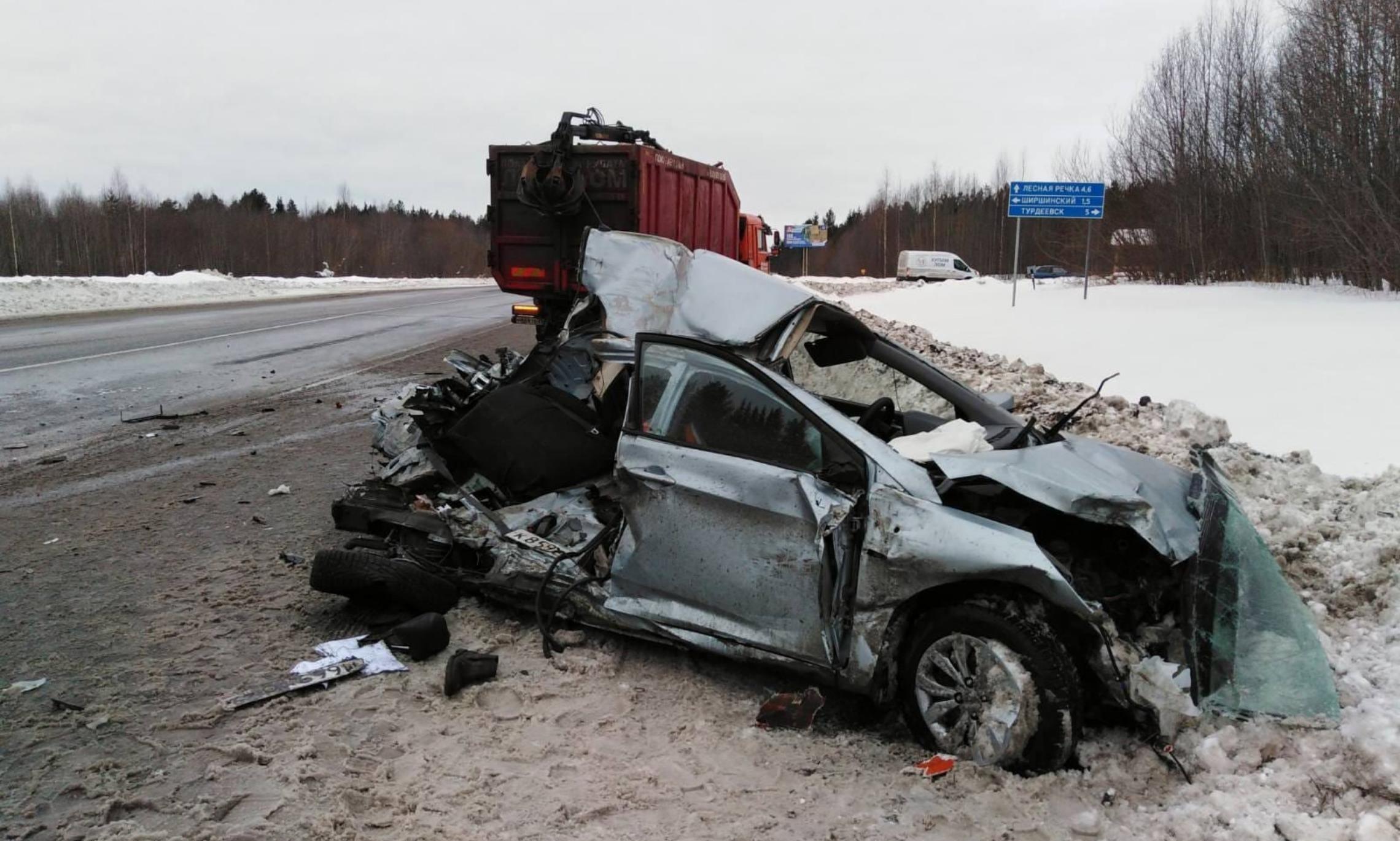 Автомобиль разорвало пополам: под Новодвинском произошло крупное ДТП