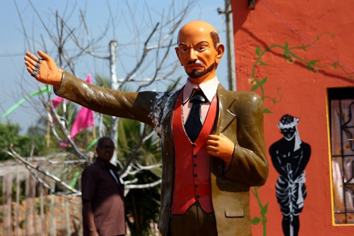 15 самых странных памятников Ленину, которые можно найти по всему миру не может быть