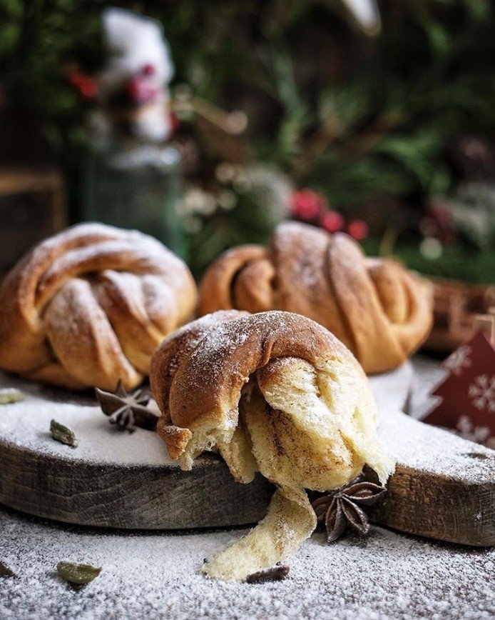 Шведские булочки с кардамоном: праздничная выпечка